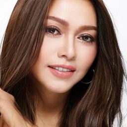 Wipawee Charoenpura 飾演 Fortune Teller