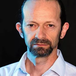 Aleksander Mincer - 子夜的太陽演員 飾演Organ Player