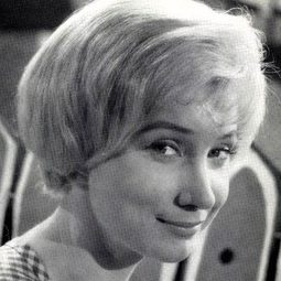 Carla Hagen - Wir zusammen allein mit dir演員 飾演Wolfs Mutter