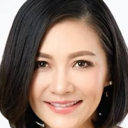 Grace Mahadumrongkul 飾演 Tan's Mother