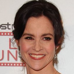 艾麗·希迪 飾演 Billy's Mom