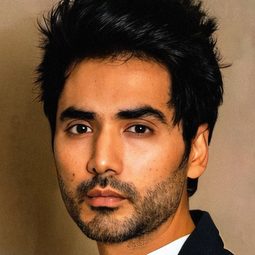 Ishwak Singh 飾演 Nirmal