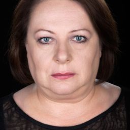 Martina Eitner-Acheampong - 羅斯托克排外風雲演員 飾演