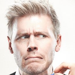 Christian Finnegan - 騎士出任務演員 飾演Ticket Agent