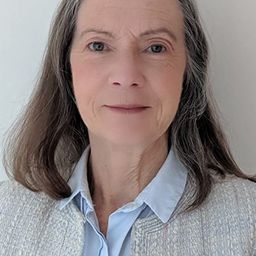 Caroline Garnell - 夢中小徑演員 飾演Mother