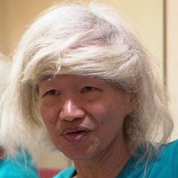 李幼鸚鵡鵪鶉小白文鳥 飾演 Vendor's Customer