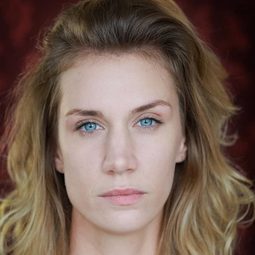 Marion Henin - 英雄的歸來演員 飾演Marquise de Neuvillle