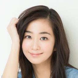 青木広子 飾演 Yoko Ogata