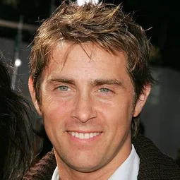 約翰·蓋汀斯 - 機密真相編劇