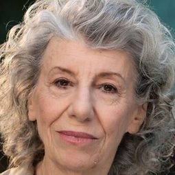 Lucélia Machiavelli - 傑出律師演員 飾演Dona Nena