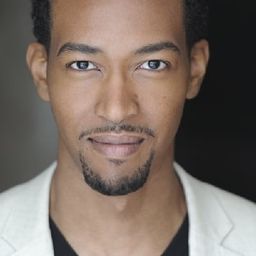 Aaron Moss - 惡夜戰警演員 飾演Guy Eyeballing Ray