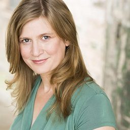 Stefanie Wiens 飾演 Ginny