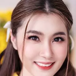 Primrata Dej-Udom 飾演 Pim