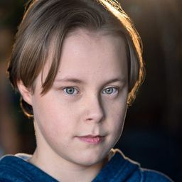 Joey DeLeon 飾演 Cassidy