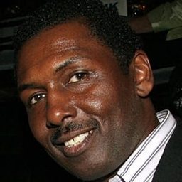 Rodney "Bear" Jackson - 臥底演員 飾演Bank Guard