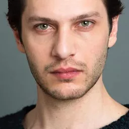 Barış Aytaç 飾演 Yaman