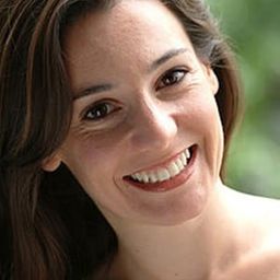 瑪潔拉·札諾塔 飾演 Maru