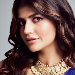 Anjini Dhawan - 除惡使者演員 飾演Nisha