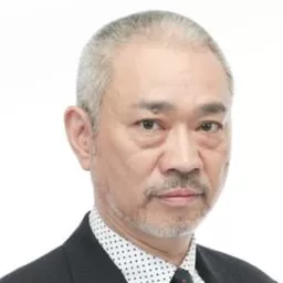 大友龍三郎 飾演 Police Officer / Warden (voice)