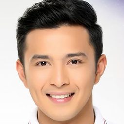 Alex Castro 飾演 Rainier Granada