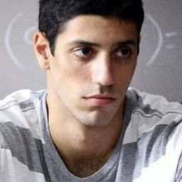 Tamir Ginsburg 飾演 Kobi