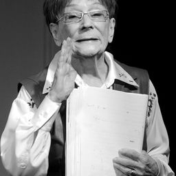 Itala Békés 飾演 Zsóka