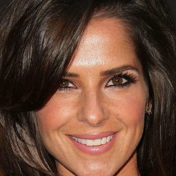 Kelly Monaco 飾演 Herself