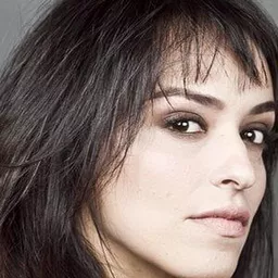 Caterina Silva 飾演 Claudia