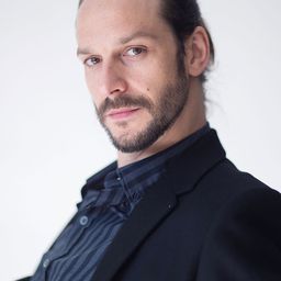 Albert Prat - 逆權巴士司機演員 飾演Delegado