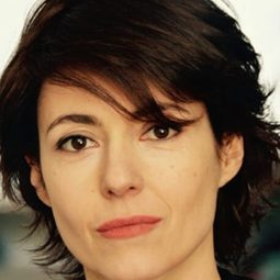 凡妮莎·康帕努奇 - The Jewel演員 飾演Barbara Magnaghi