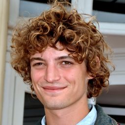 尼奧斯施耐特 - 兄妹情誼演員 飾演Alex