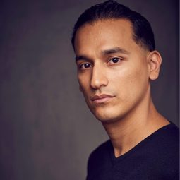 Goya Robles 飾演 Javier