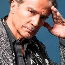 René Casados 飾演 