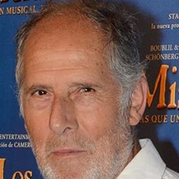 費米·雷薩 飾演 Fernando