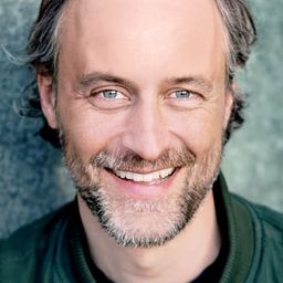 Thomas Niehaus 飾演 Herr Weber