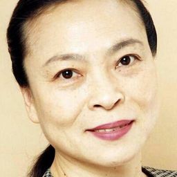 竹口安蕓子 飾演 Carmen's Mother (voice)