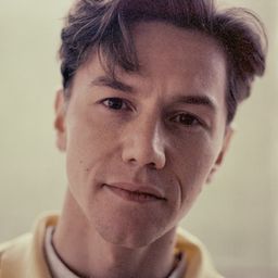 Paal Herman Ims 飾演 Jens