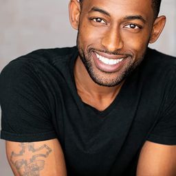 Daniel Lee Robertson III 飾演 The Boy