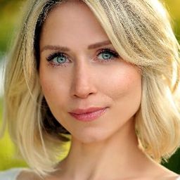 Algina Lipskis 飾演 Portia