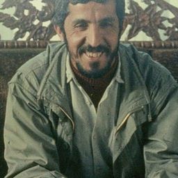 Hossain Sabzian 飾演 Self