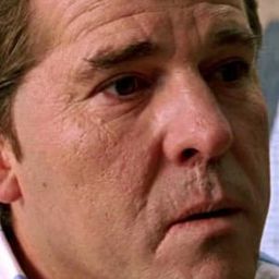 Carlos García Cambero - 玩美女人演員 飾演Carlos