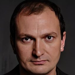 Kubilay Tunçer - 野梨樹演員 飾演İlhami