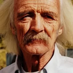 Graham Mackie 飾演 Bar Patron