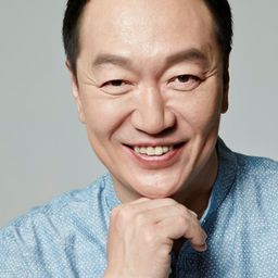 Park Sang-myeon 飾演 Byung-joo's father