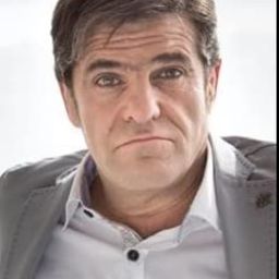 Gennadiy Fomin 飾演 Eldar