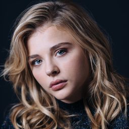 嘉兒莫蕊茲 - 賤鄰2演員 飾演Shelby