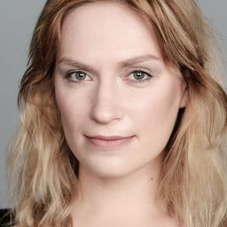 卡塔芝娜·歐比津斯卡 飾演 Xymena Zaniewska