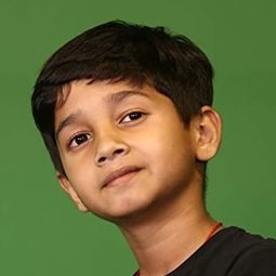 Vedant Sinha - 白老虎演員 飾演Dharam