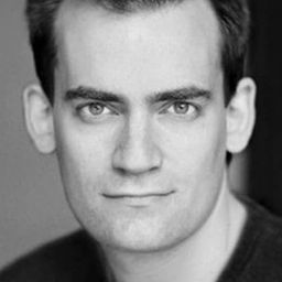 Christian Malcolm - 少女殺手的奇幻旅程演員 飾演Head of Ops