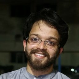 Arjun Lal 飾演 Arjun